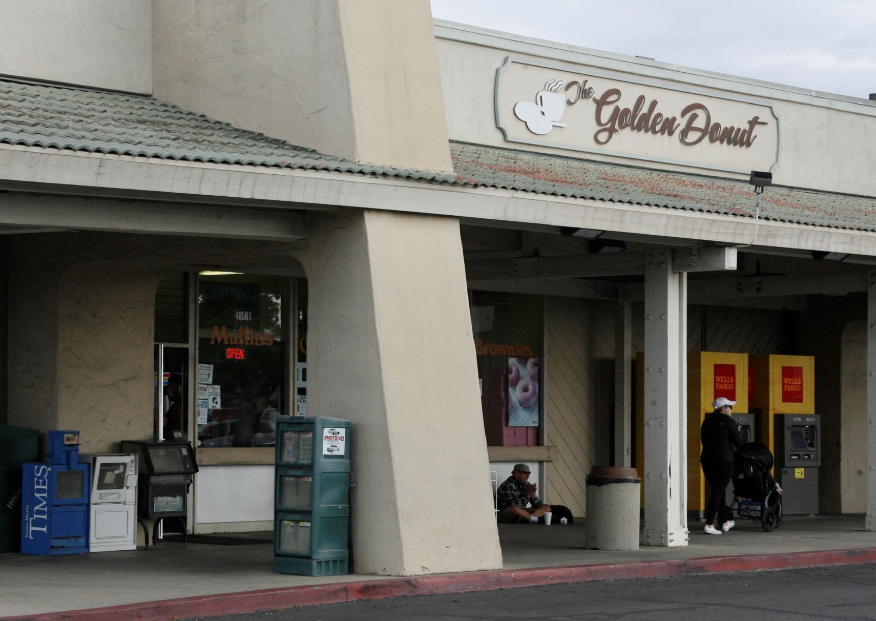 011921 Golden Donut 02.jpg